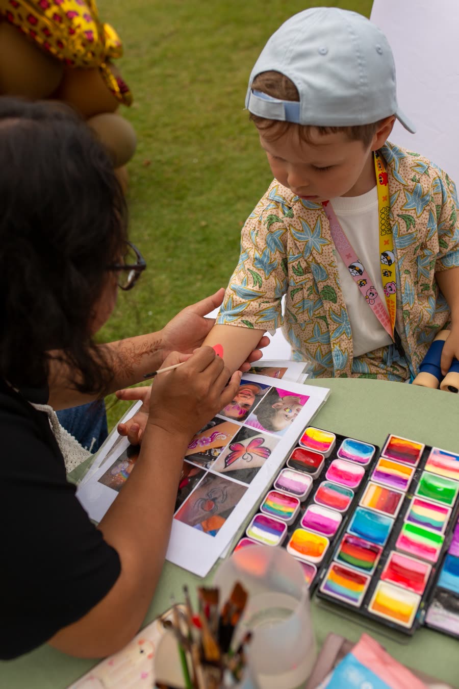 Face painting & beauty bar