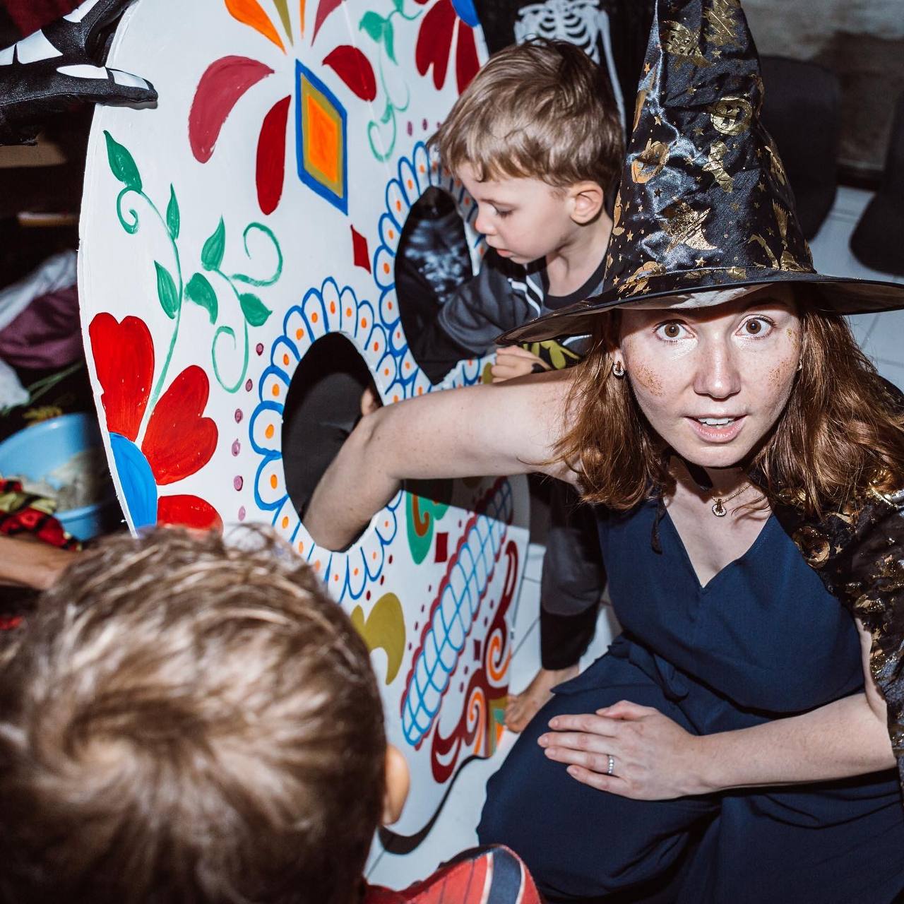 A Halloween party where the mothers were in costume too — photo 3