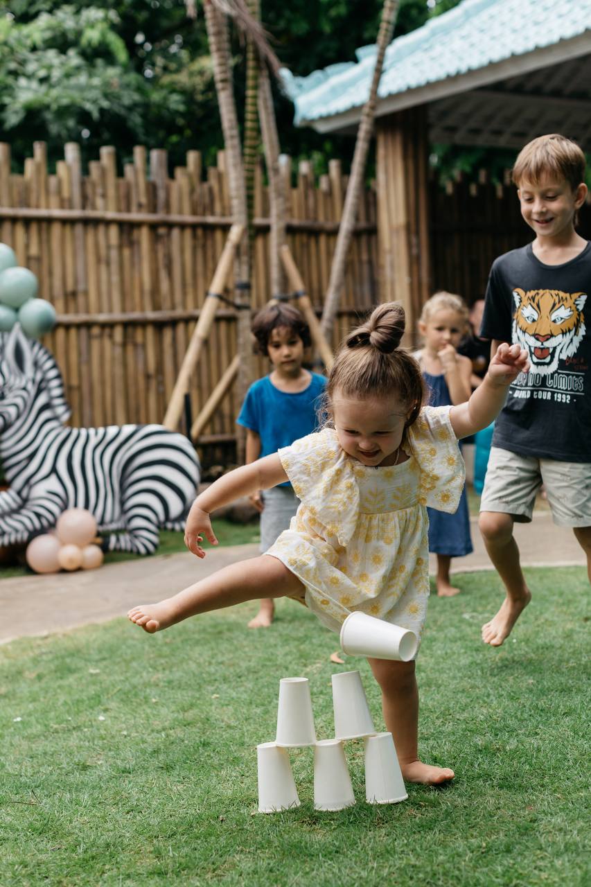 A safari party with animals you could climb on — photo 4