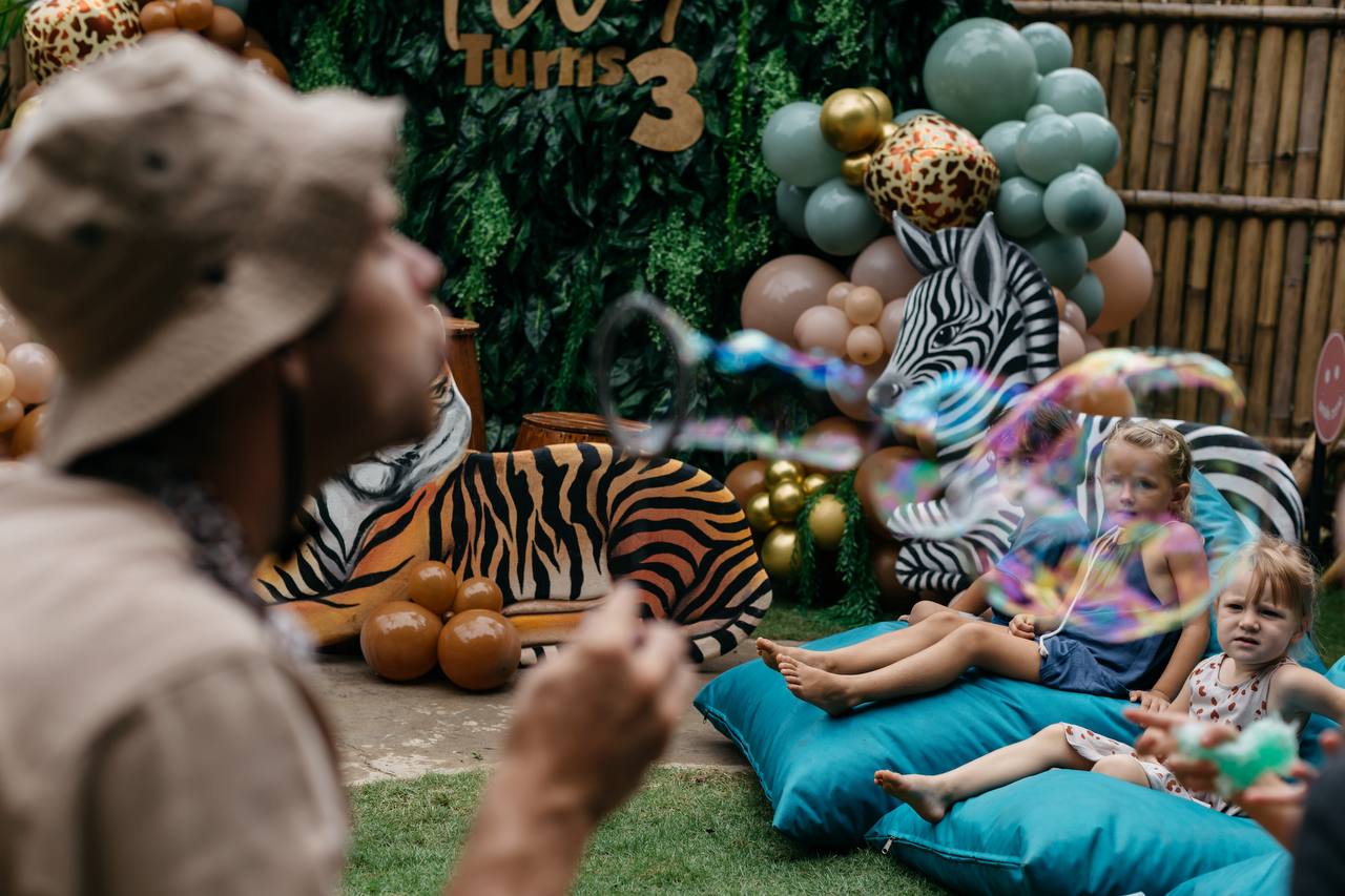 A safari party with animals you could climb on — photo 8
