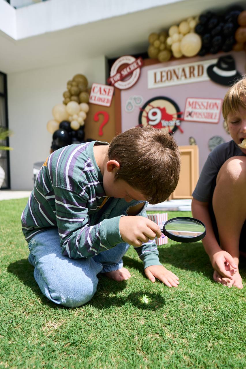 A spy party with a real case for nine-year-olds to solve — photo 1