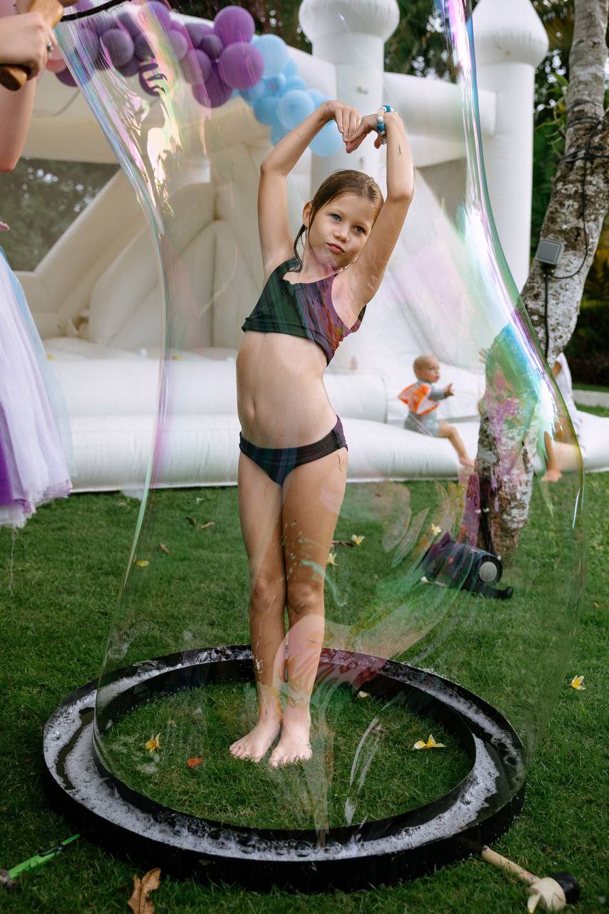 A unicorn party that worked with everyone in wet swimsuits — photo 3