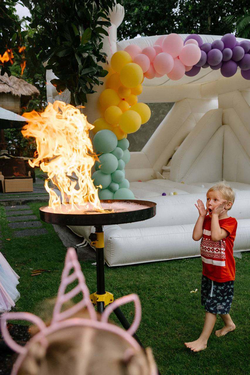 A unicorn party that worked with everyone in wet swimsuits — photo 6